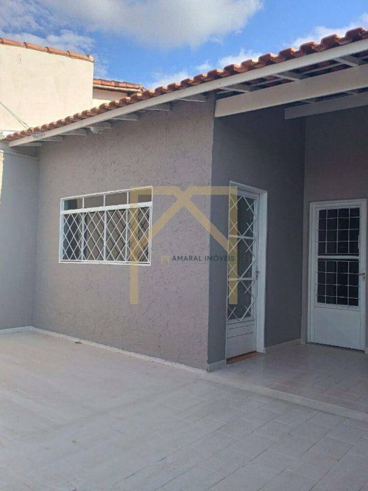 Casa à venda com 2 quartos, 81m² - Foto 2