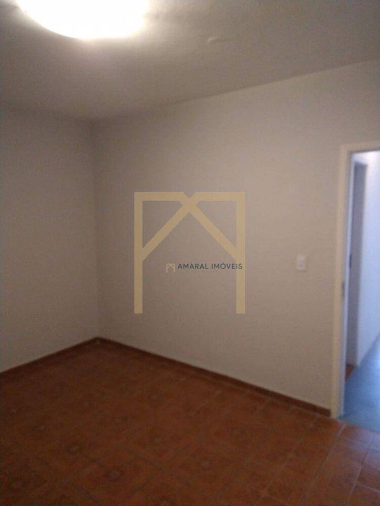 Casa à venda com 2 quartos, 81m² - Foto 3
