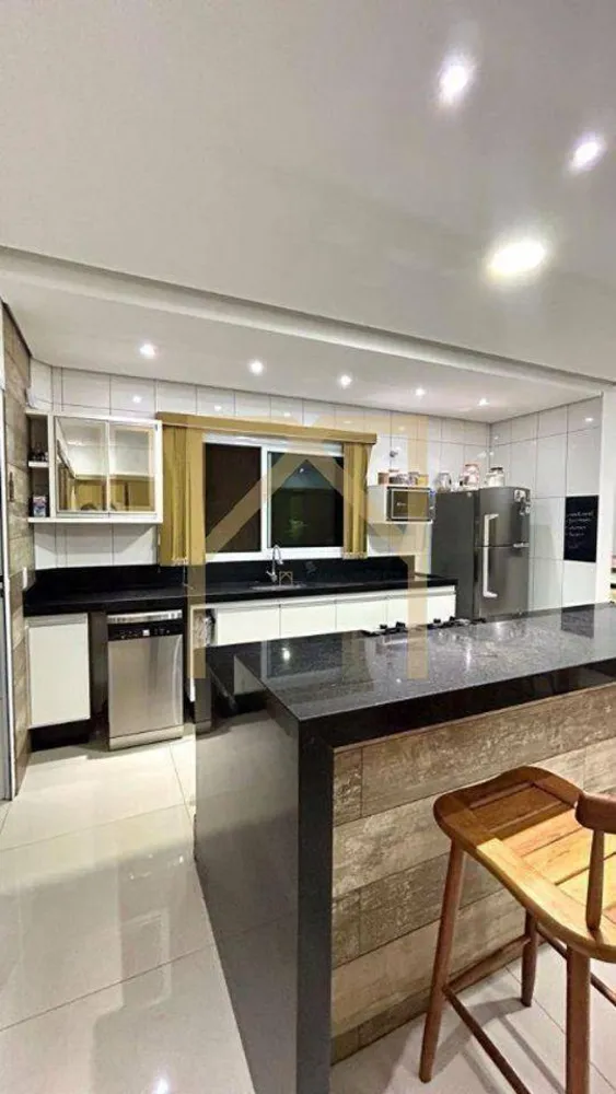 Casa, 3 quartos, 302 m² - Foto 4