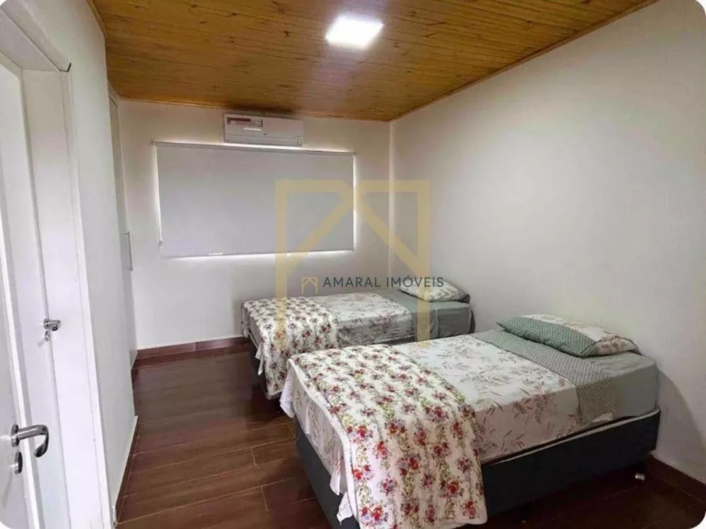 Casa de Condomínio à venda com 5 quartos, 220m² - Foto 4