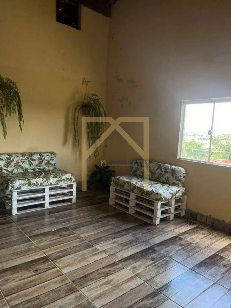 Chácara, 3 quartos, 3000 m² - Foto 1