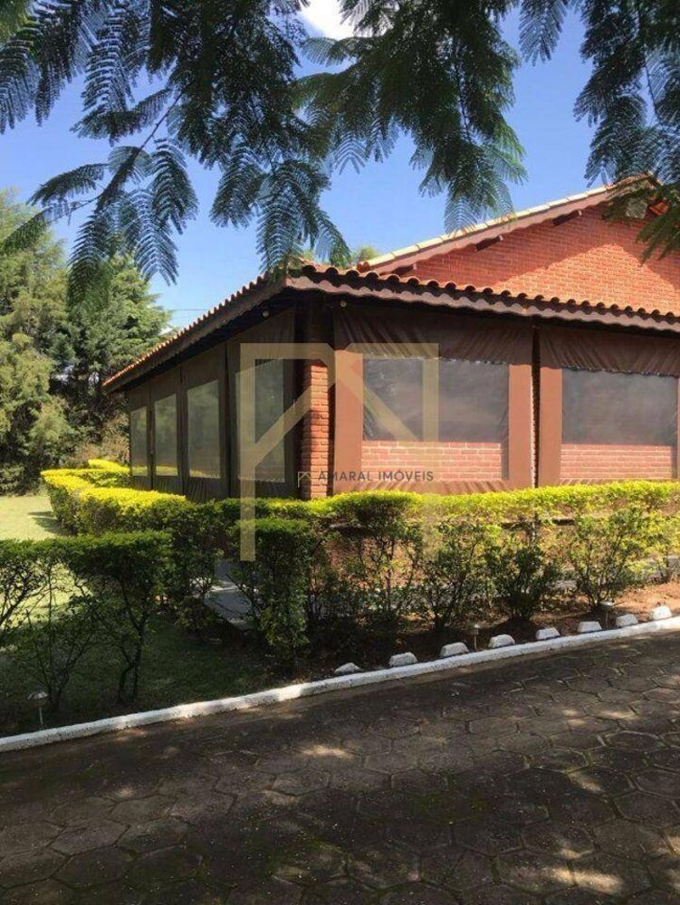 Chácara, 4 quartos, 2500 m² - Foto 1