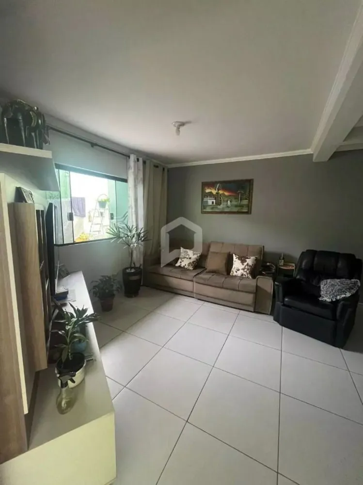 Casa, 4 quartos, 135 m² - Foto 1