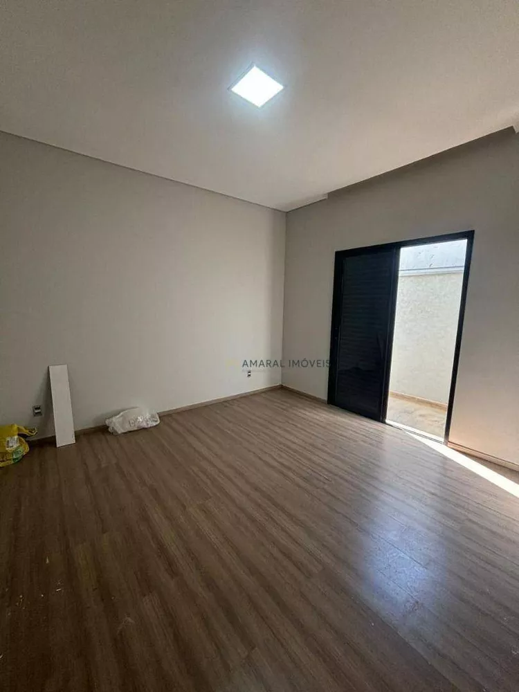 Casa de Condomínio à venda com 3 quartos, 180m² - Foto 2