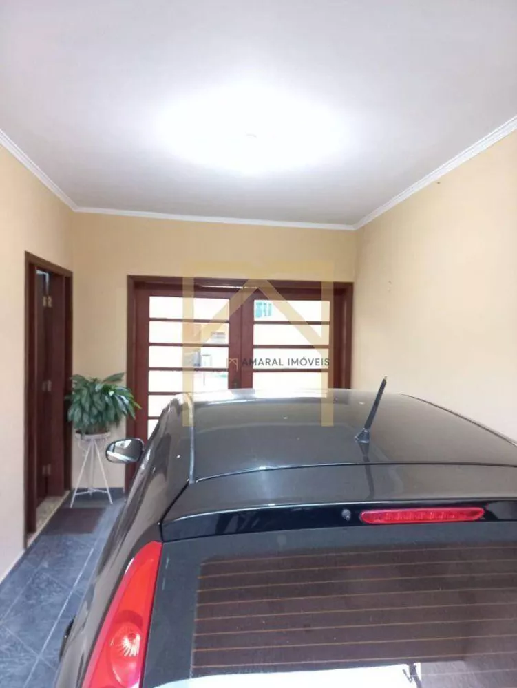 Casa à venda com 4 quartos, 240m² - Foto 3