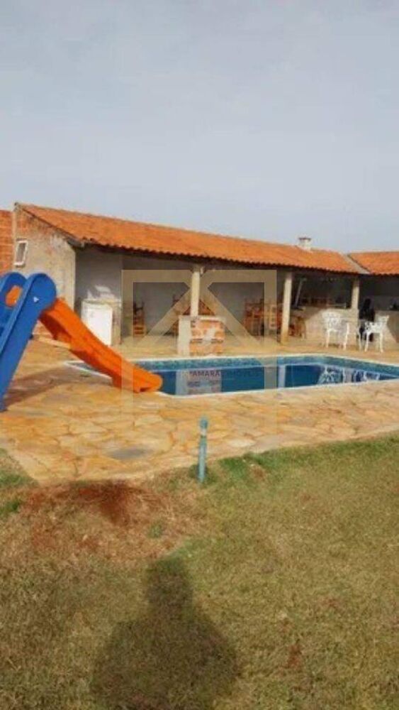 Chácara à venda com 2 quartos, 200m² - Foto 1