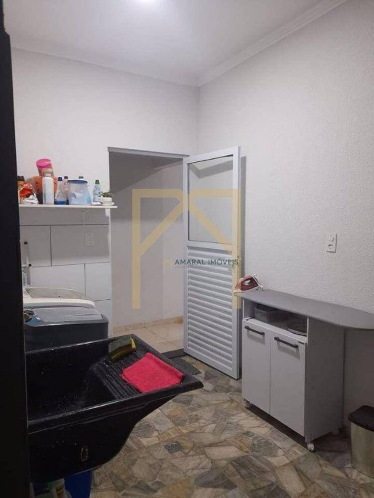 Casa à venda com 2 quartos, 120m² - Foto 3