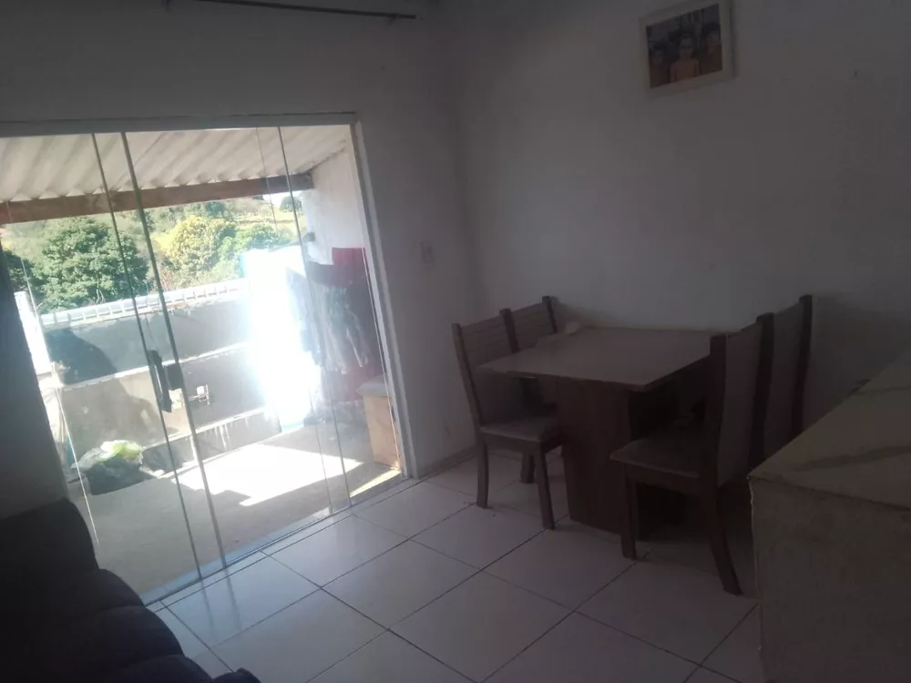 Casa à venda com 3 quartos, 150m² - Foto 2