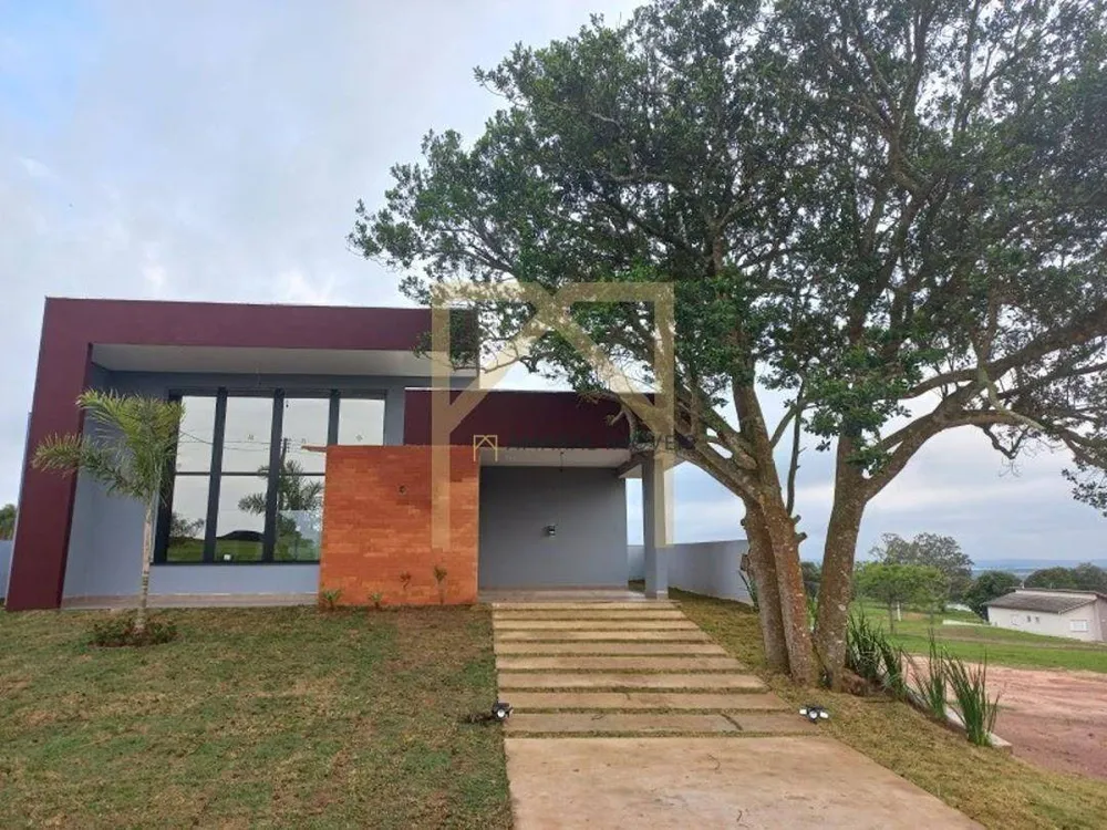 Casa, 4 quartos, 195 m² - Foto 1