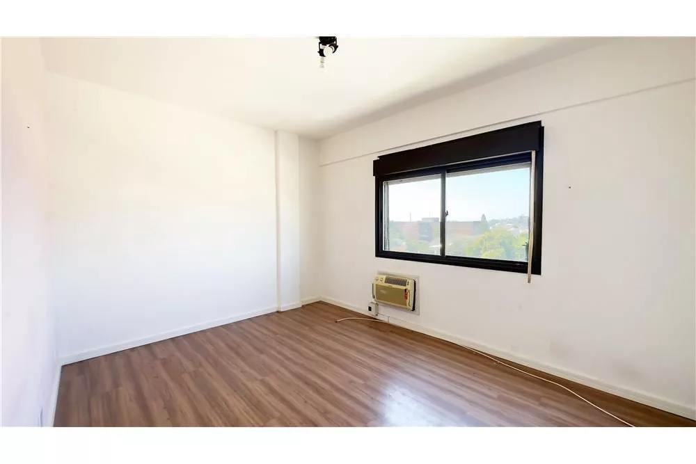 Apartamento à venda com 3 quartos, 85m² - Foto 2