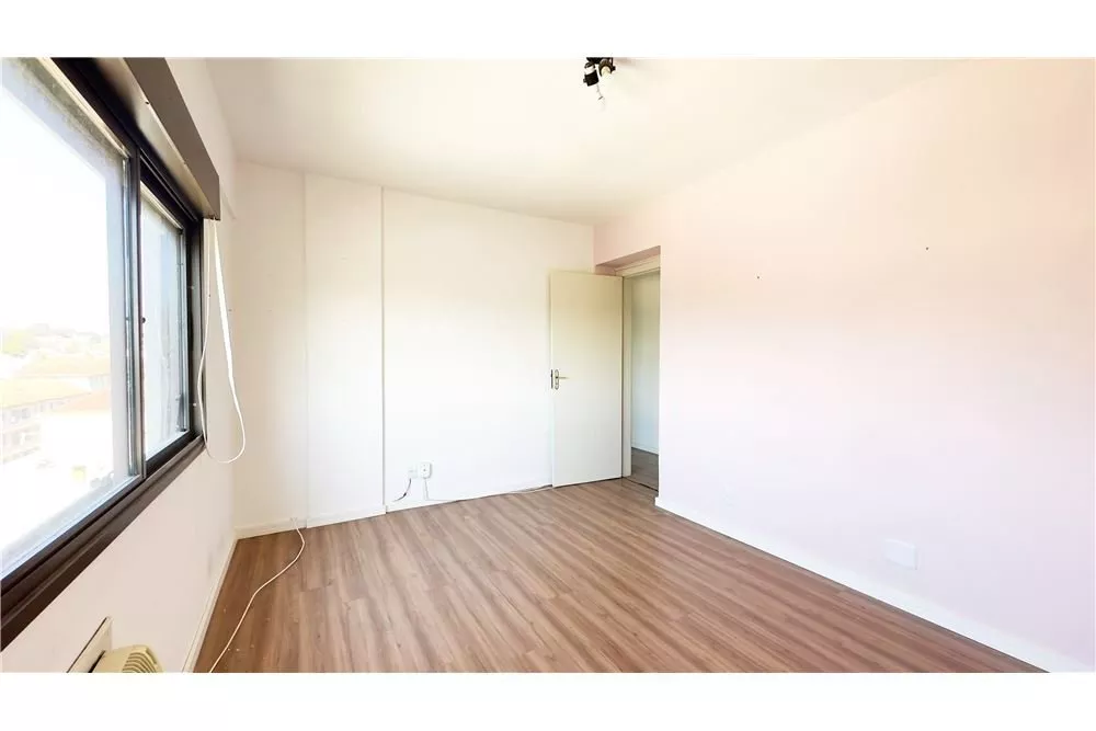 Apartamento à venda com 3 quartos, 85m² - Foto 4