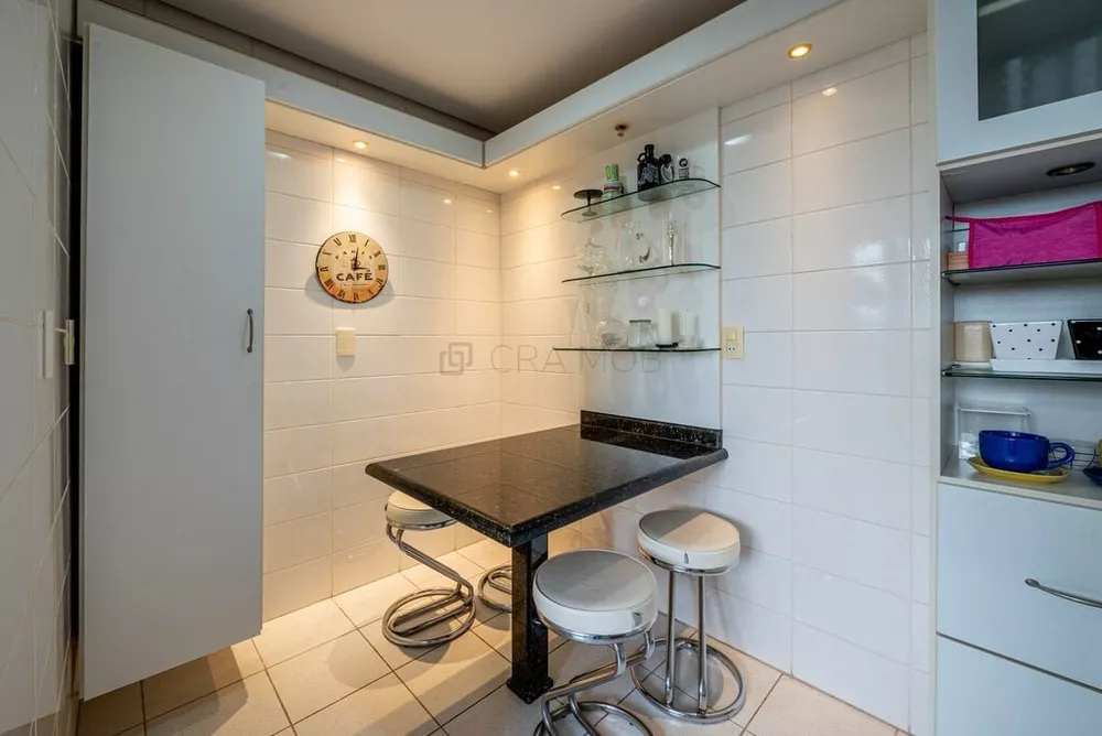 Apartamento à venda com 3 quartos, 117m² - Foto 1