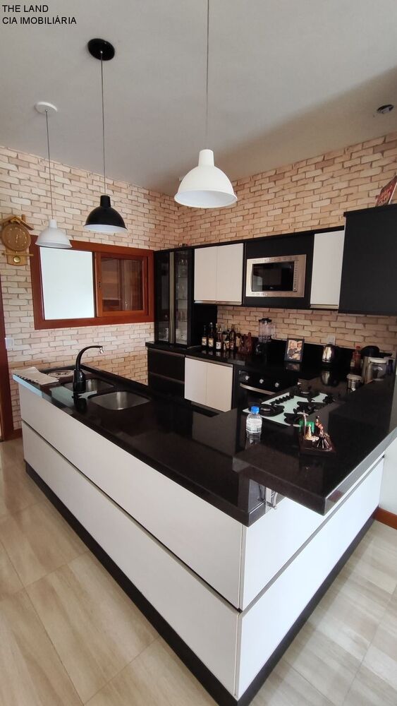 Casa à venda com 3 quartos, 360m² - Foto 3