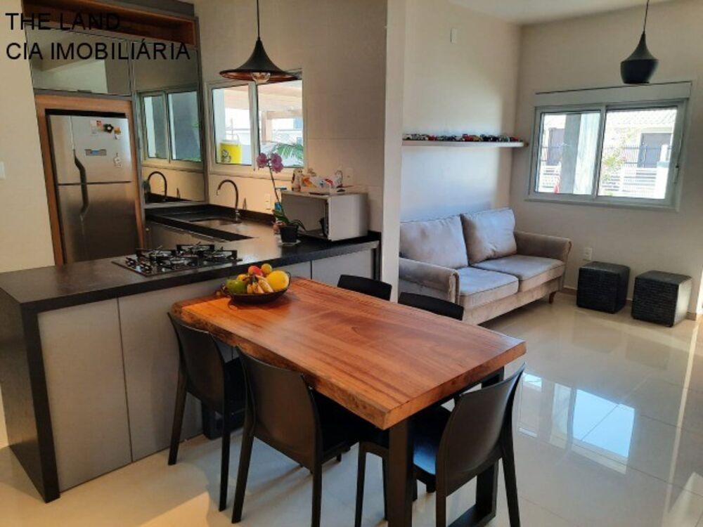 Casa à venda com 3 quartos, 190m² - Foto 2