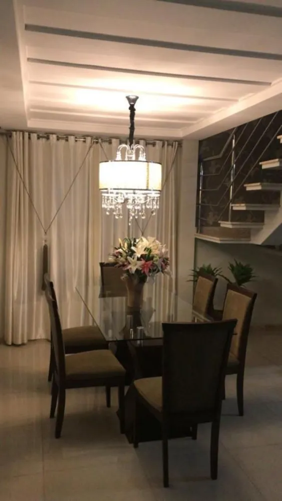 Casa, 3 quartos, 233 m² - Foto 1