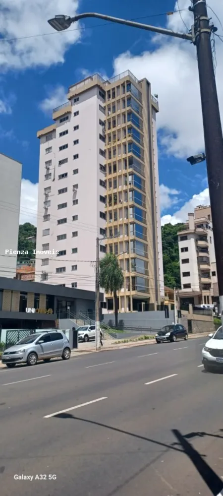 Apartamento, 5 quartos, 216 m² - Foto 1