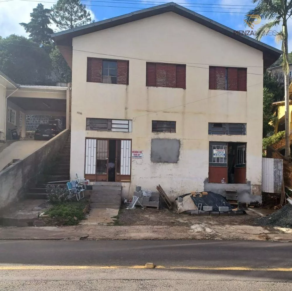 Casa à venda com 3 quartos, 200m² - Foto 1