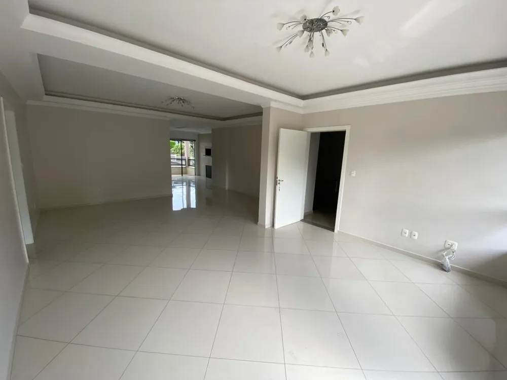 Apartamento, 3 quartos, 211 m² - Foto 4