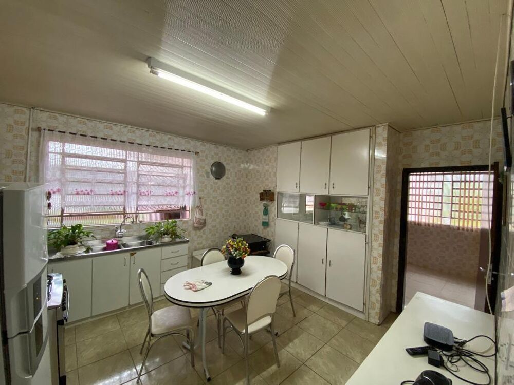 Casa à venda com 4 quartos, 154m² - Foto 1
