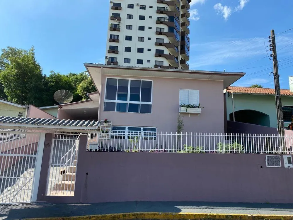Casa, 3 quartos, 137 m² - Foto 1