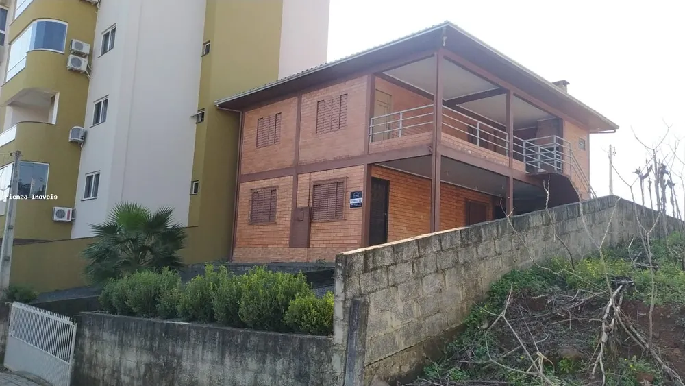 Casa, 6 quartos, 200 m² - Foto 2
