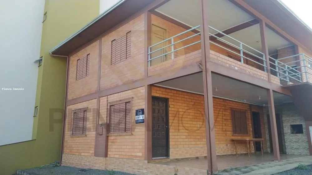 Casa, 6 quartos, 200 m² - Foto 1