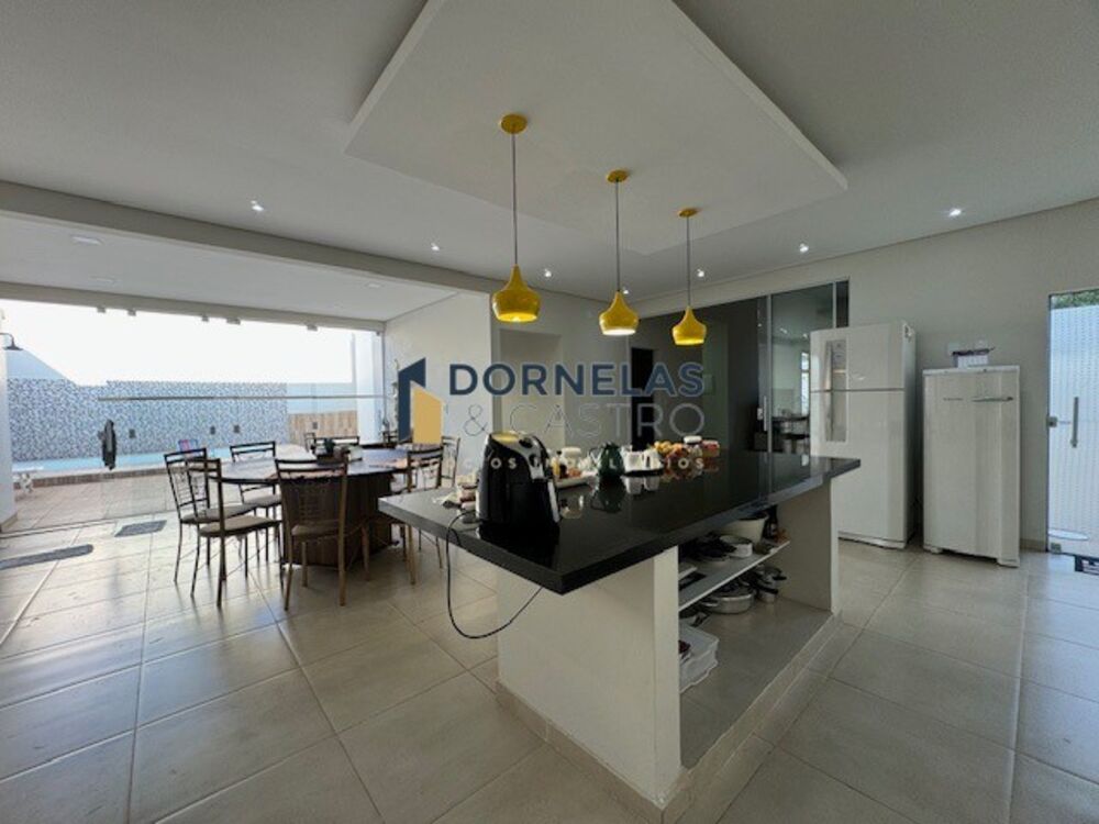 Casa à venda com 3 quartos, 400m² - Foto 3