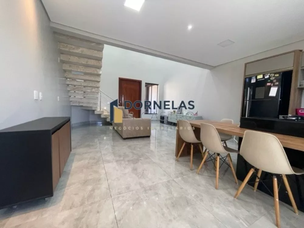 Casa à venda com 3 quartos, 250m² - Foto 6