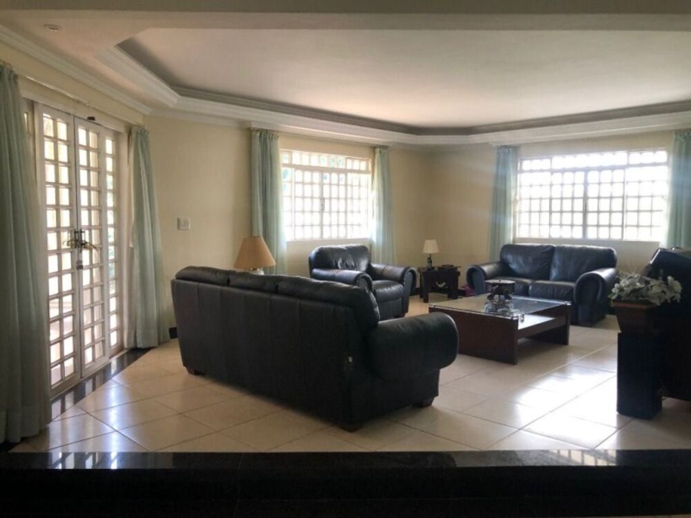 Casa à venda com 4 quartos, 594m² - Foto 1