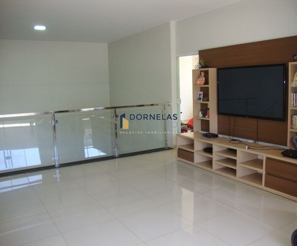 Casa à venda com 4 quartos, 280m² - Foto 2