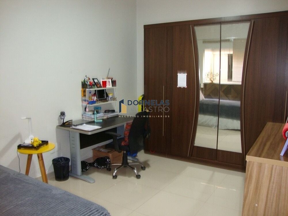 Casa à venda com 4 quartos, 280m² - Foto 13