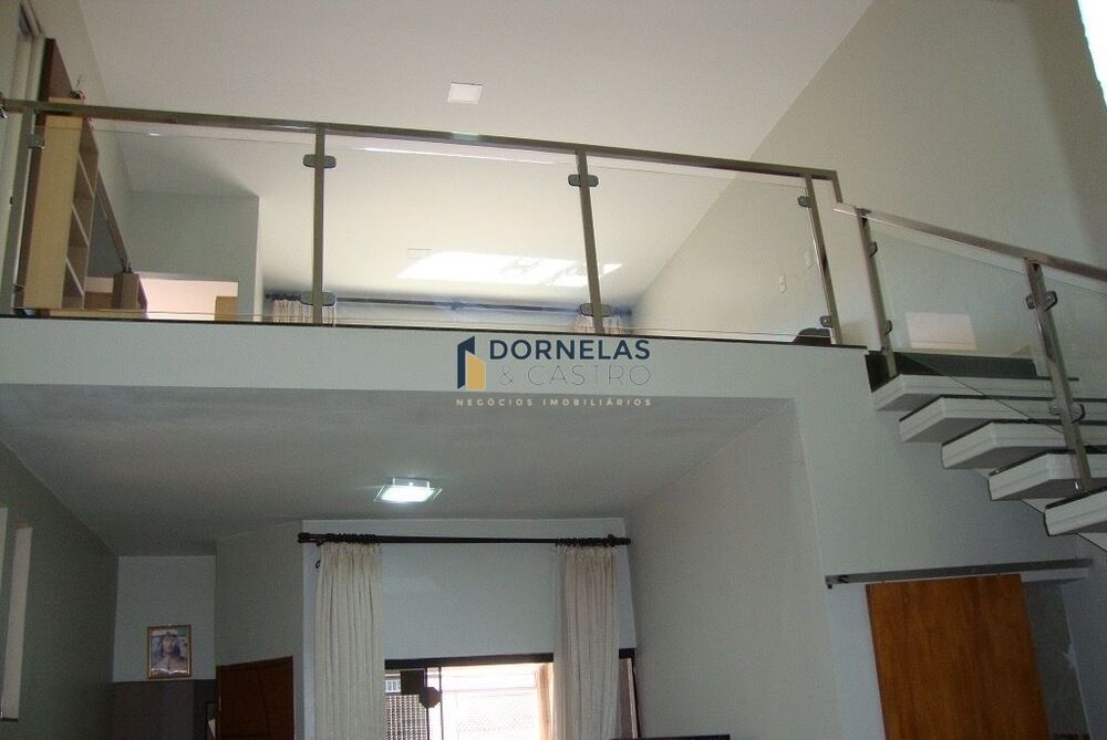 Casa à venda com 4 quartos, 280m² - Foto 8
