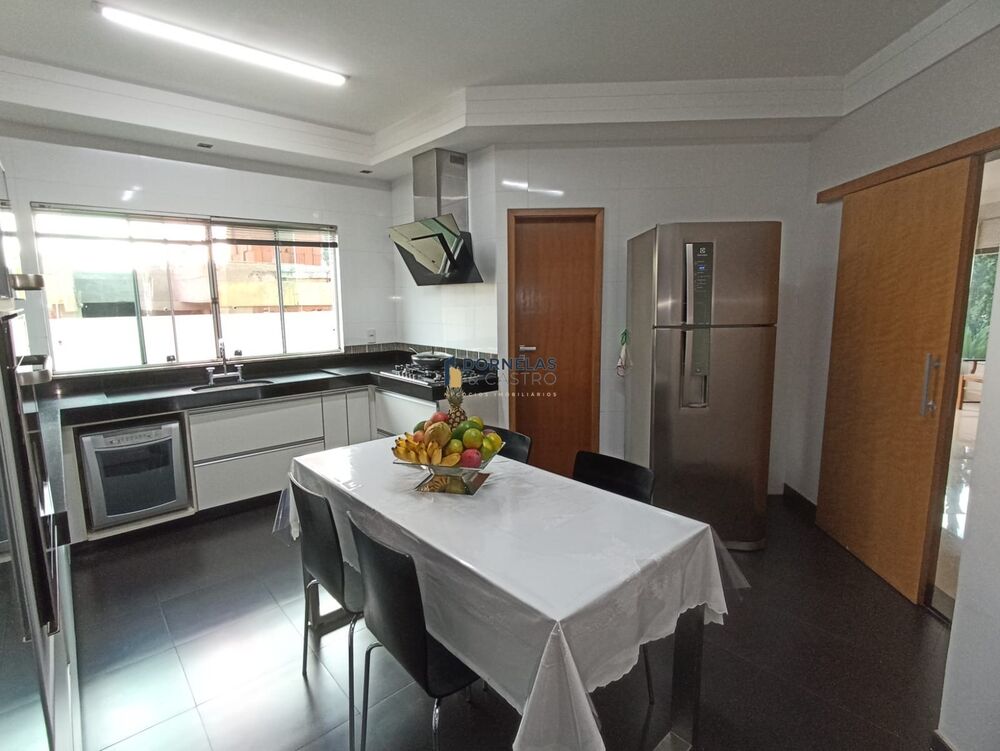 Casa, 4 quartos, 800 m² - Foto 2