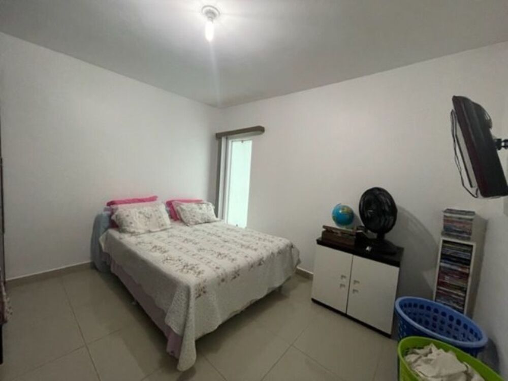 Casa à venda com 3 quartos, 300m² - Foto 3