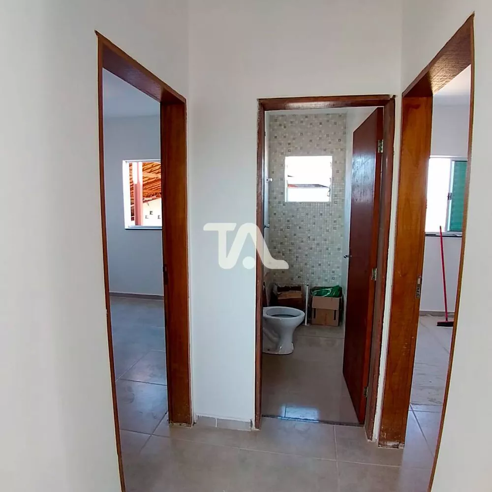 Apartamento à venda com 2 quartos, 64m² - Foto 2