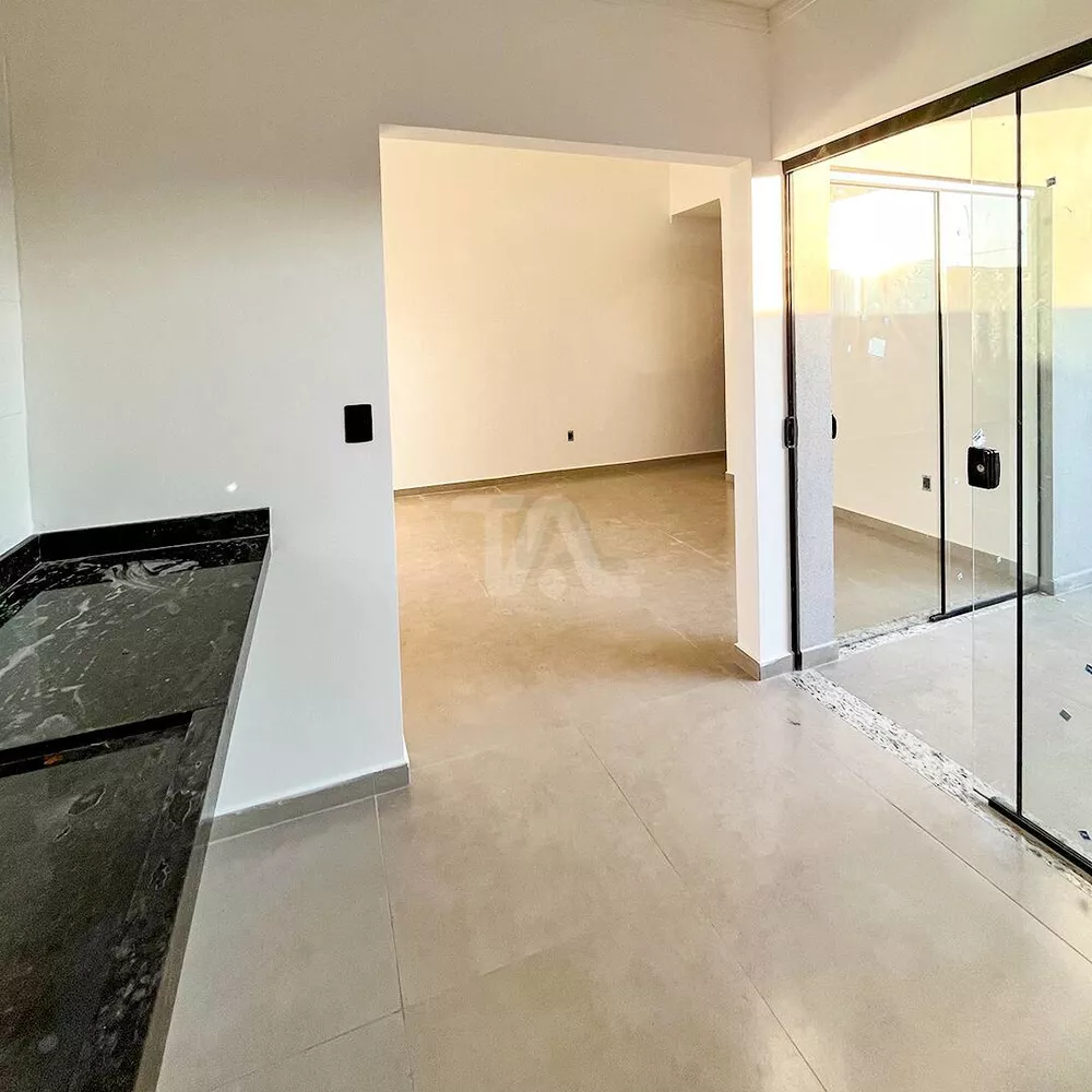 Casa à venda com 3 quartos, 100m² - Foto 8