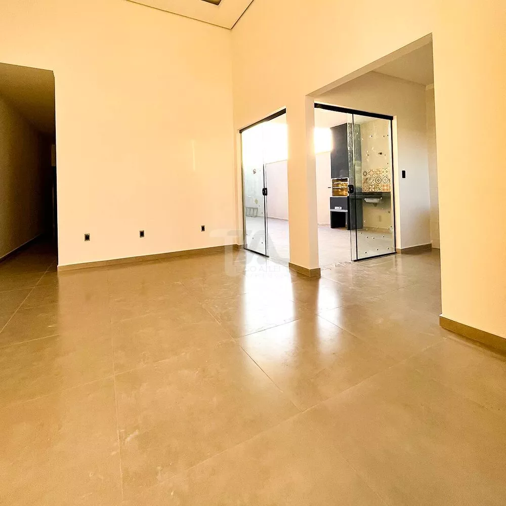 Casa à venda com 3 quartos, 100m² - Foto 4