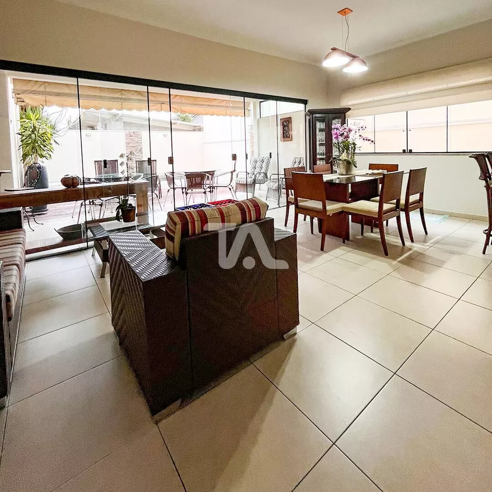 Casa à venda com 4 quartos, 396m² - Foto 2