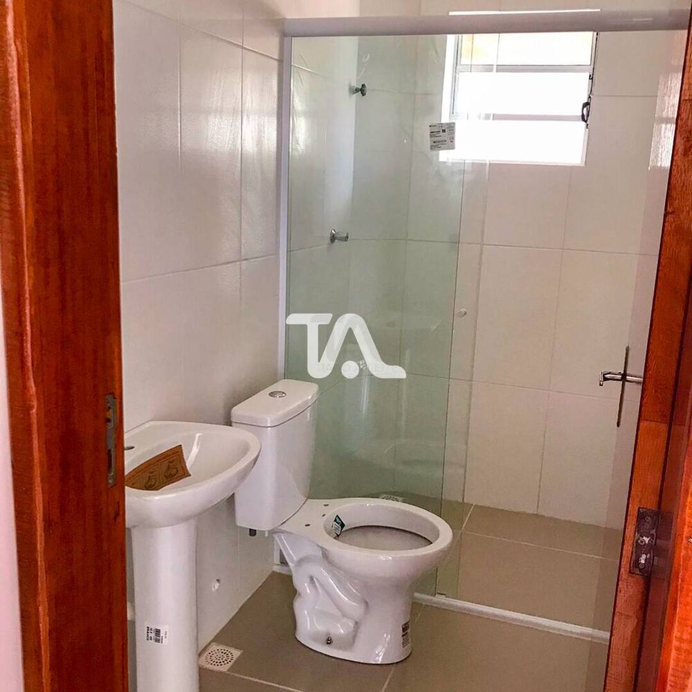 Casa à venda com 2 quartos, 65m² - Foto 1