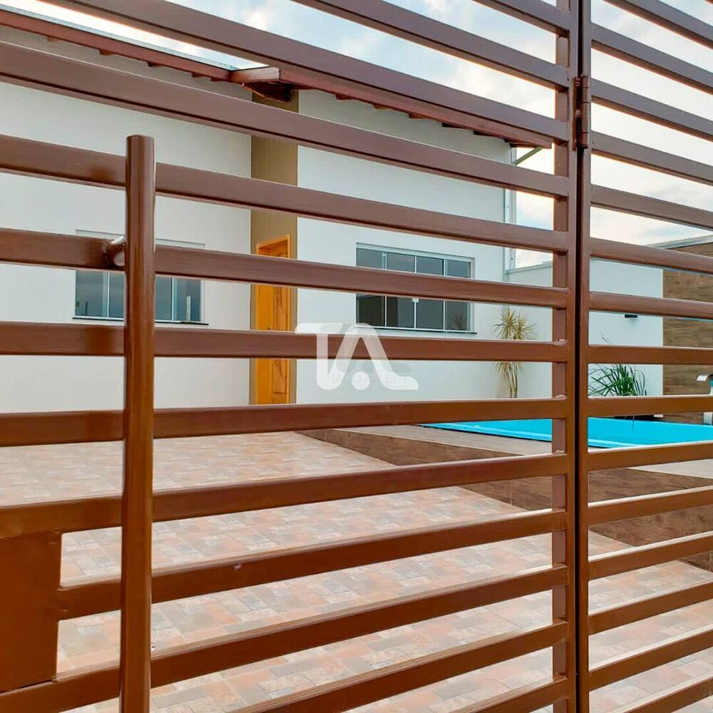 Casa à venda com 3 quartos, 100m² - Foto 4