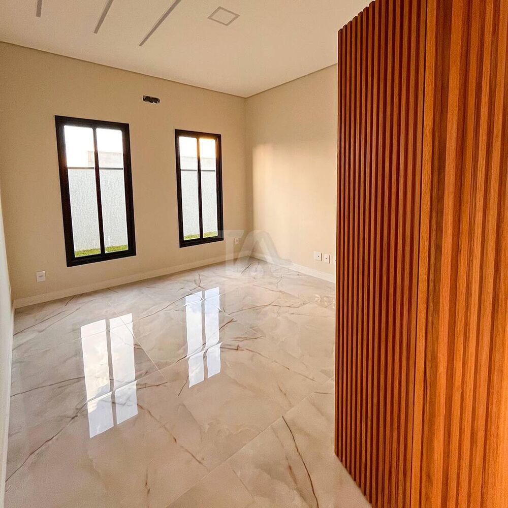 Casa de Condomínio à venda com 3 quartos, 236m² - Foto 4