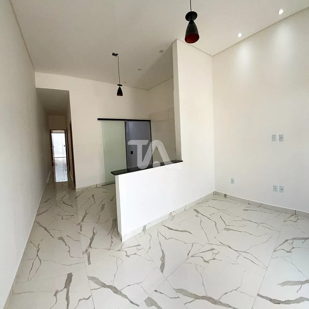 Casa à venda com 2 quartos, 60m² - Foto 1