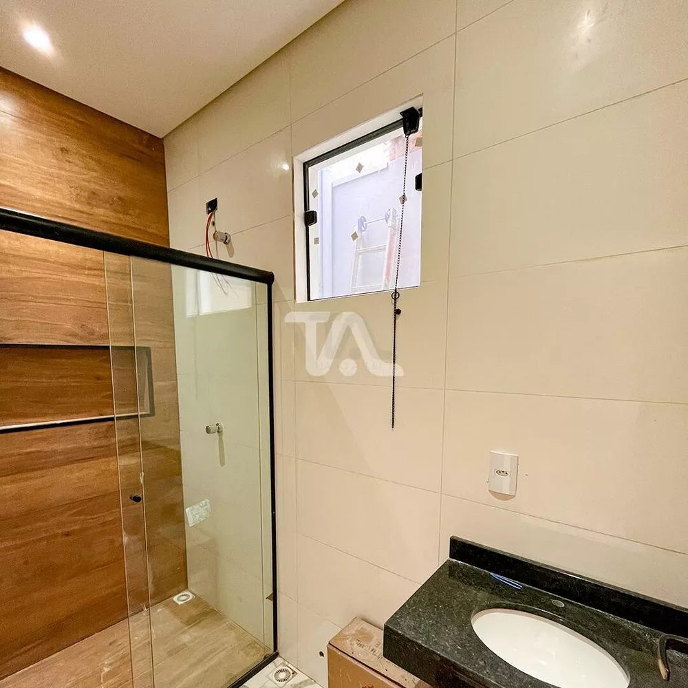 Casa à venda com 2 quartos, 60m² - Foto 5