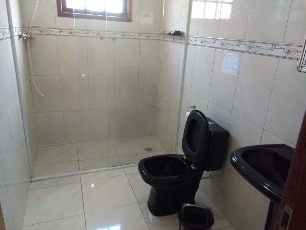 Casa de Condomínio à venda com 3 quartos, 250m² - Foto 4