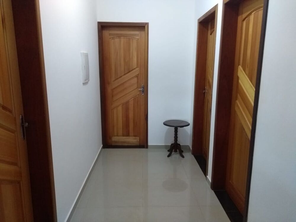 Casa de Condomínio à venda com 3 quartos, 250m² - Foto 2