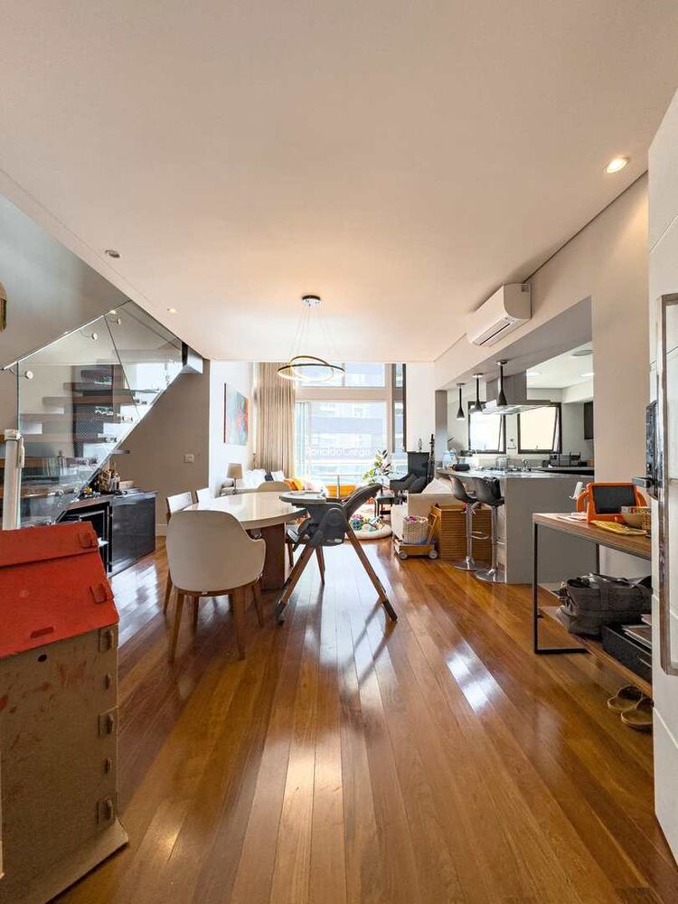 Apartamento à venda com 3 quartos, 160m² - Foto 2