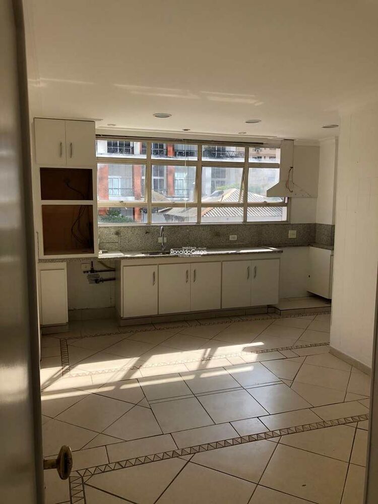 Apartamento, 3 quartos, 200 m² - Foto 2