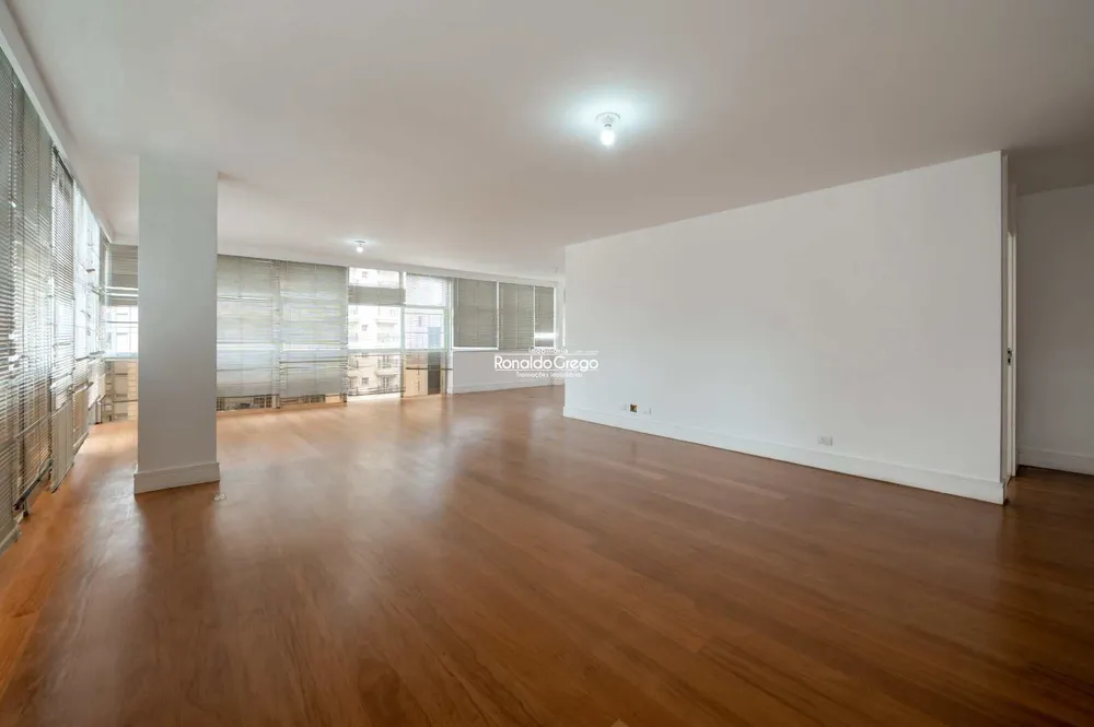 Apartamento, 3 quartos, 240 m² - Foto 1