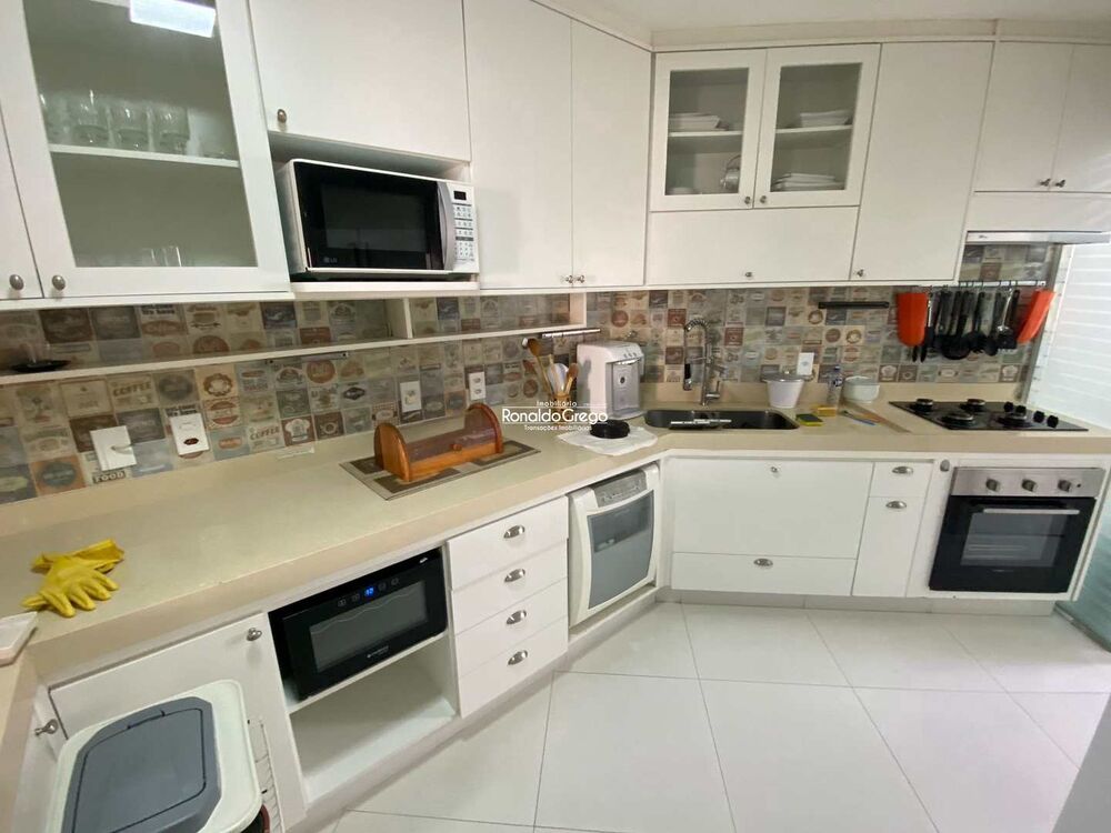 Flat/Apart Hotel para alugar com 3 quartos, 120m² - Foto 1