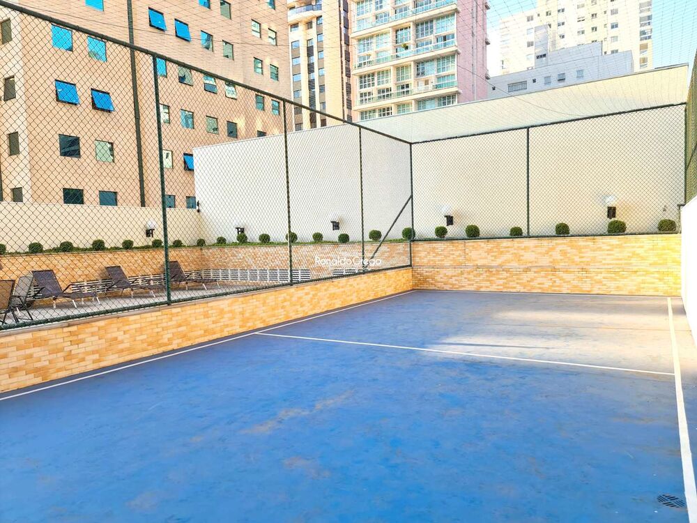 Apartamento à venda com 4 quartos, 234m² - Foto 9